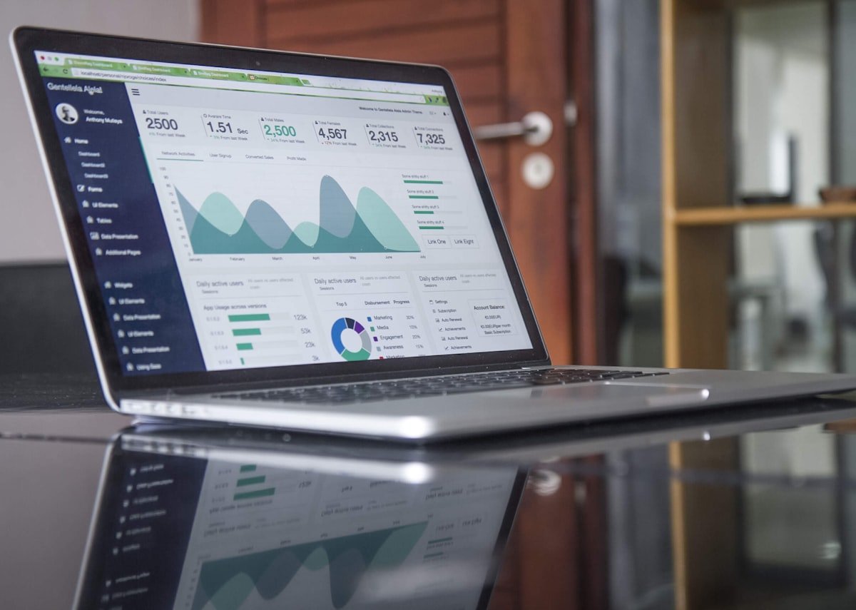 التسويق بالعمولة (Affiliate Marketing) للمبتدئين: خطة تحقيق أول 1000 دولار شهرياً