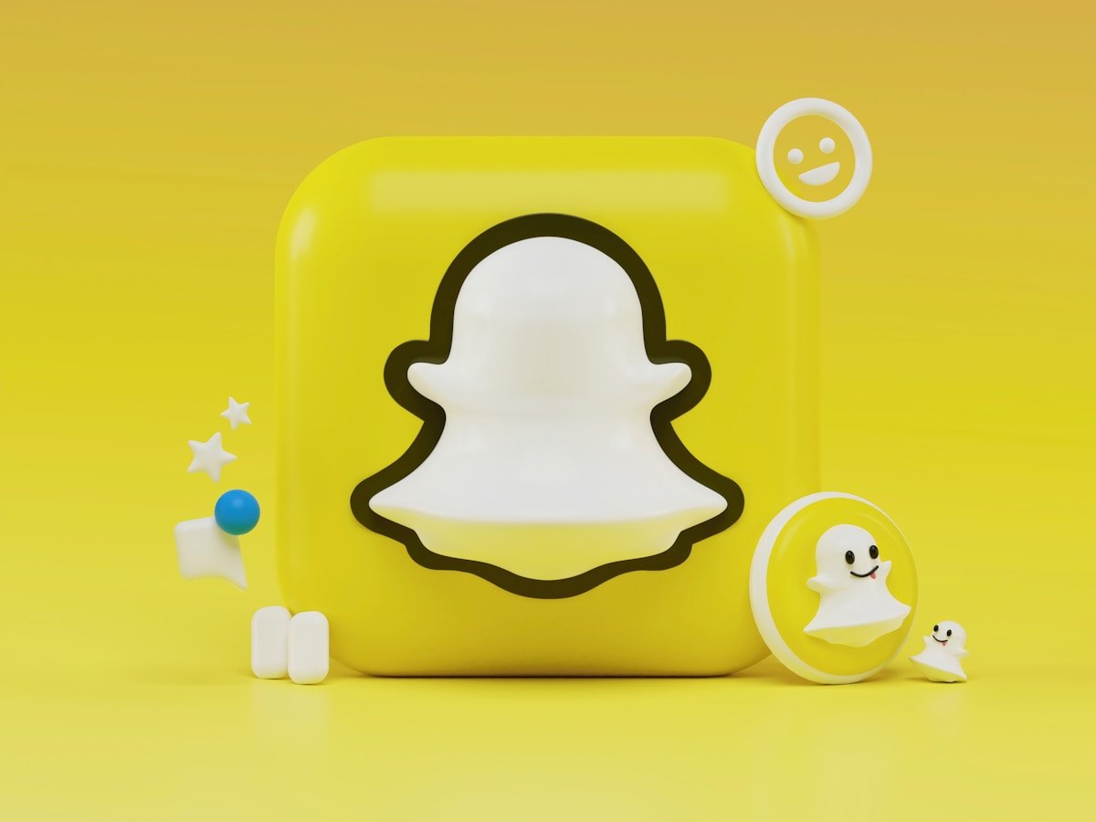 دليل إعلانات سناب شات (Snapchat Ads) واستهداف الجمهور الخليجي بميزانيات ذكية